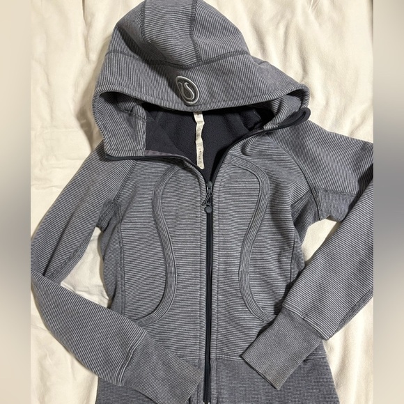 lululemon athletica Tops - Lululemon‎ Striped Grey Scuba Hoodie Zip-up Jacket Size 4
